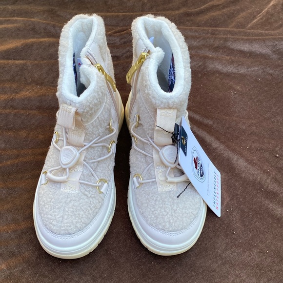 Pajar Boots - Picture 1 of 6